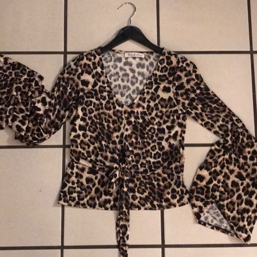 Vine & Love animal print flow sleeve top